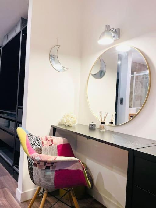 Spacious 2bedrooms Flat W Terrace&parking Apartment *